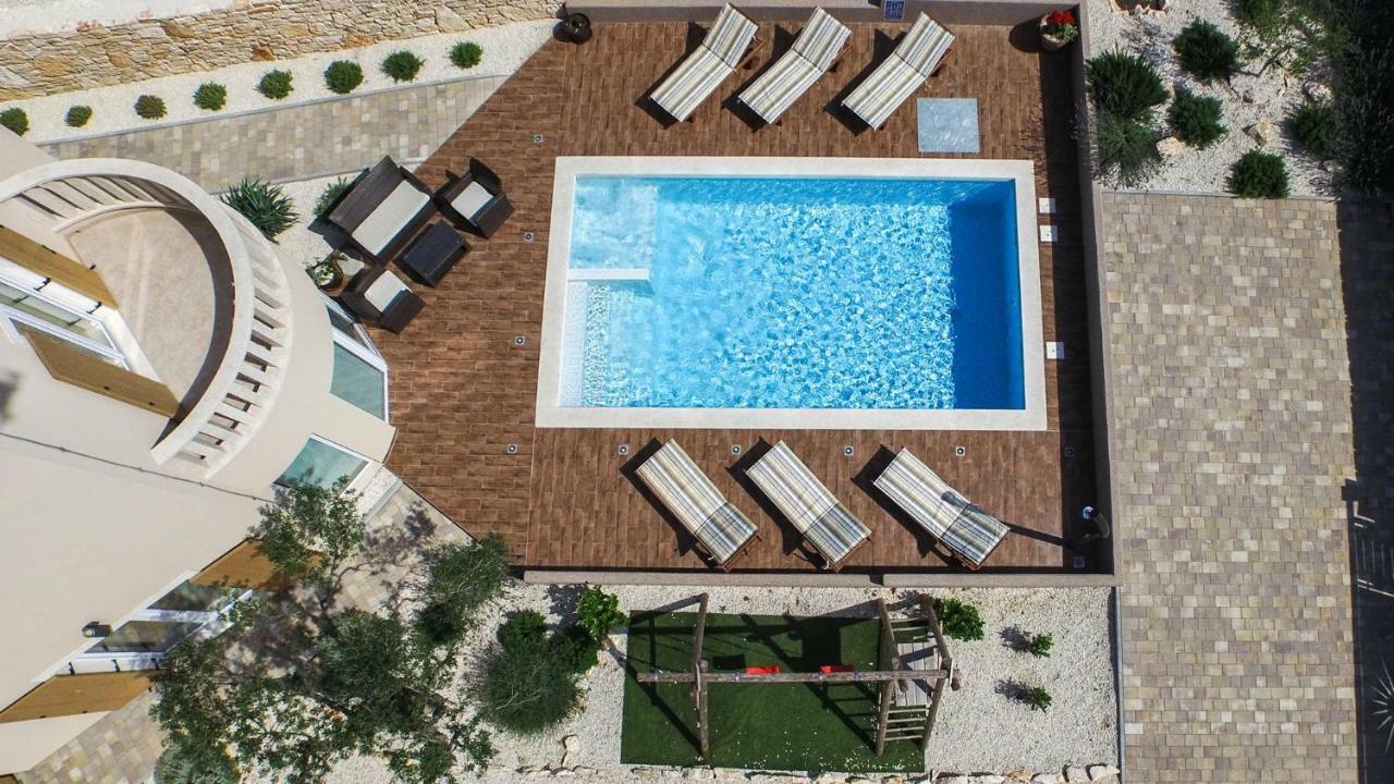 6-Bedroom Villa Chiara With Sea View Premantura Εξωτερικό φωτογραφία