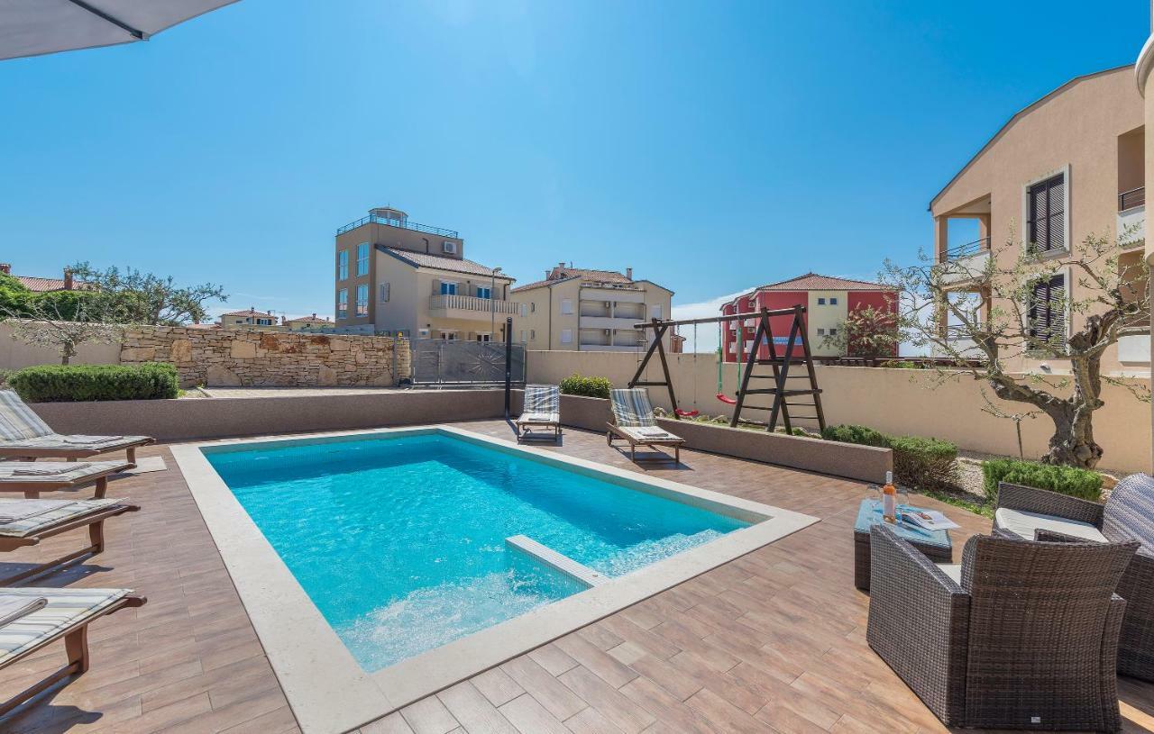 6-Bedroom Villa Chiara With Sea View Premantura Εξωτερικό φωτογραφία